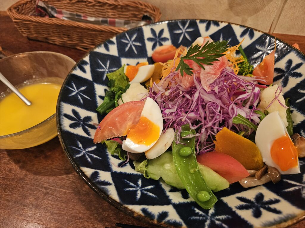 サクラグリルのサラダ③